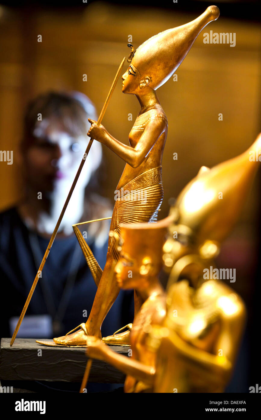Tutankhamun tomb 1922 hi-res stock photography and images - Alamy