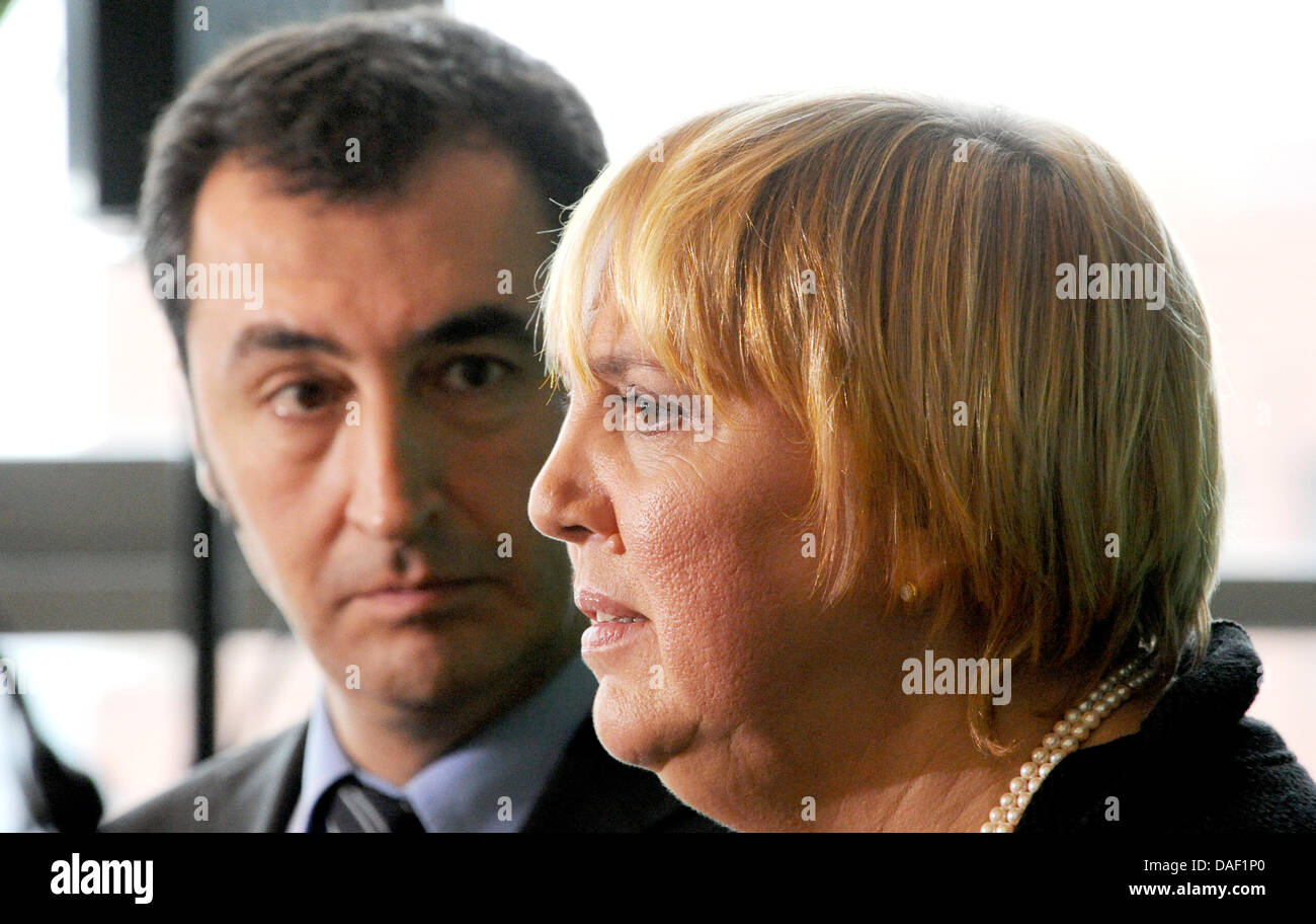 the-joint-chair-of-the-green-party-cem-ozdemir-l-and-claudia-roth