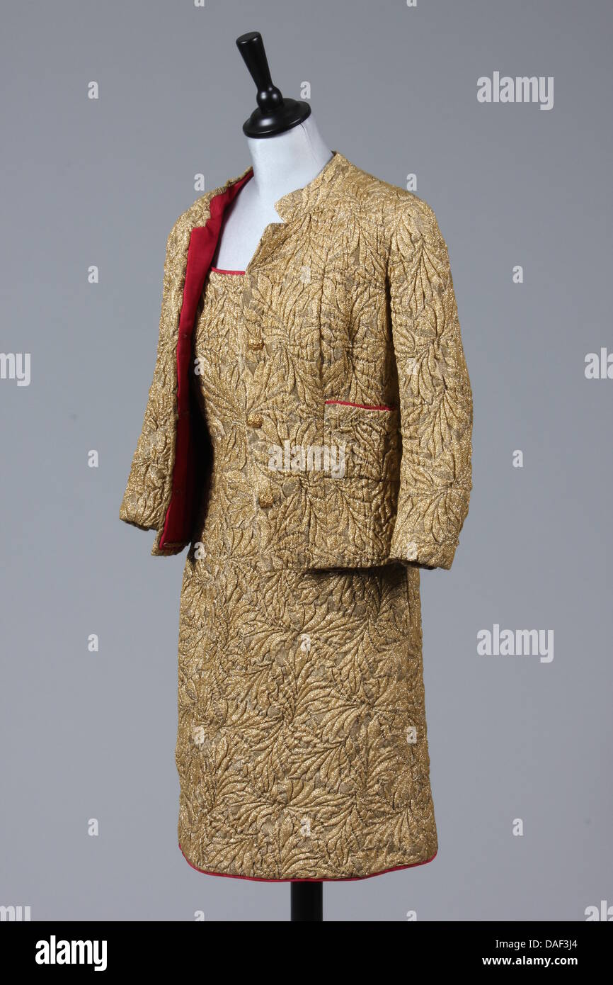 Chanel fashion 1964 hi-res stock photography and images - Alamy