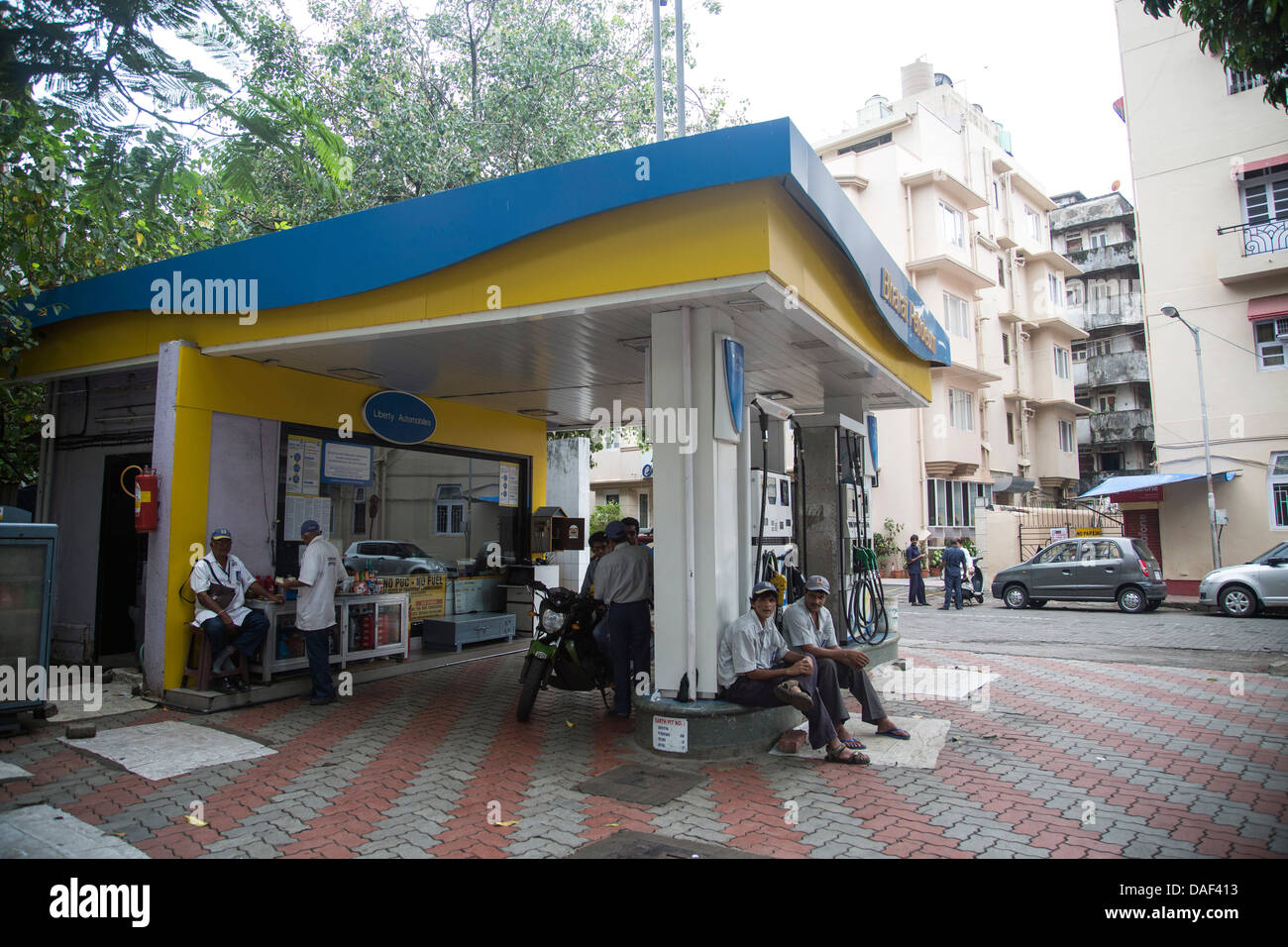 Bharat Petroleum petrol gas station India Mumbai Stock Photo Alamy