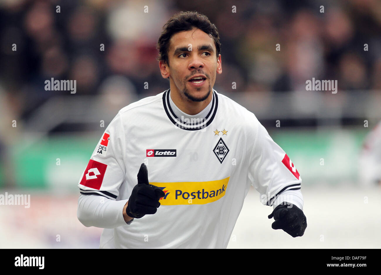 Gladbach's Igor de Camargo cheers after his 01 goal at the German