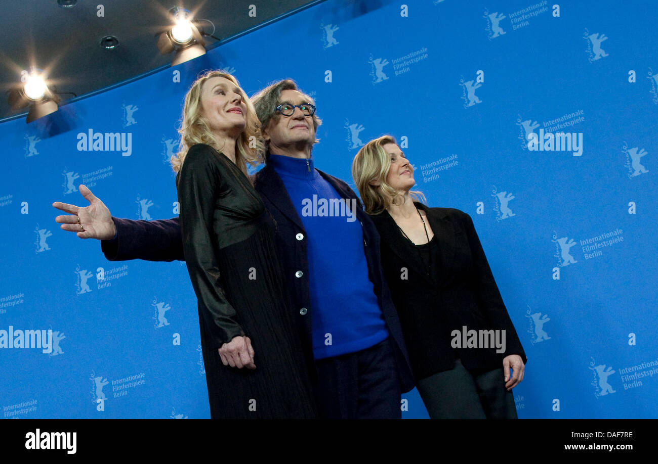 German director Wim Wenders poses with dancer and protagonist Julie Shanahan (L) and protagonist Barbara Kaufmann during the photocall for the film 'Pina' during the 61st Berlin International Film Festival in Berlin, Germany, 13 February 2011. The film is running in the section competition out of competition of the International Film Festival. The 61st Berlinale takes place from 10 Stock Photo