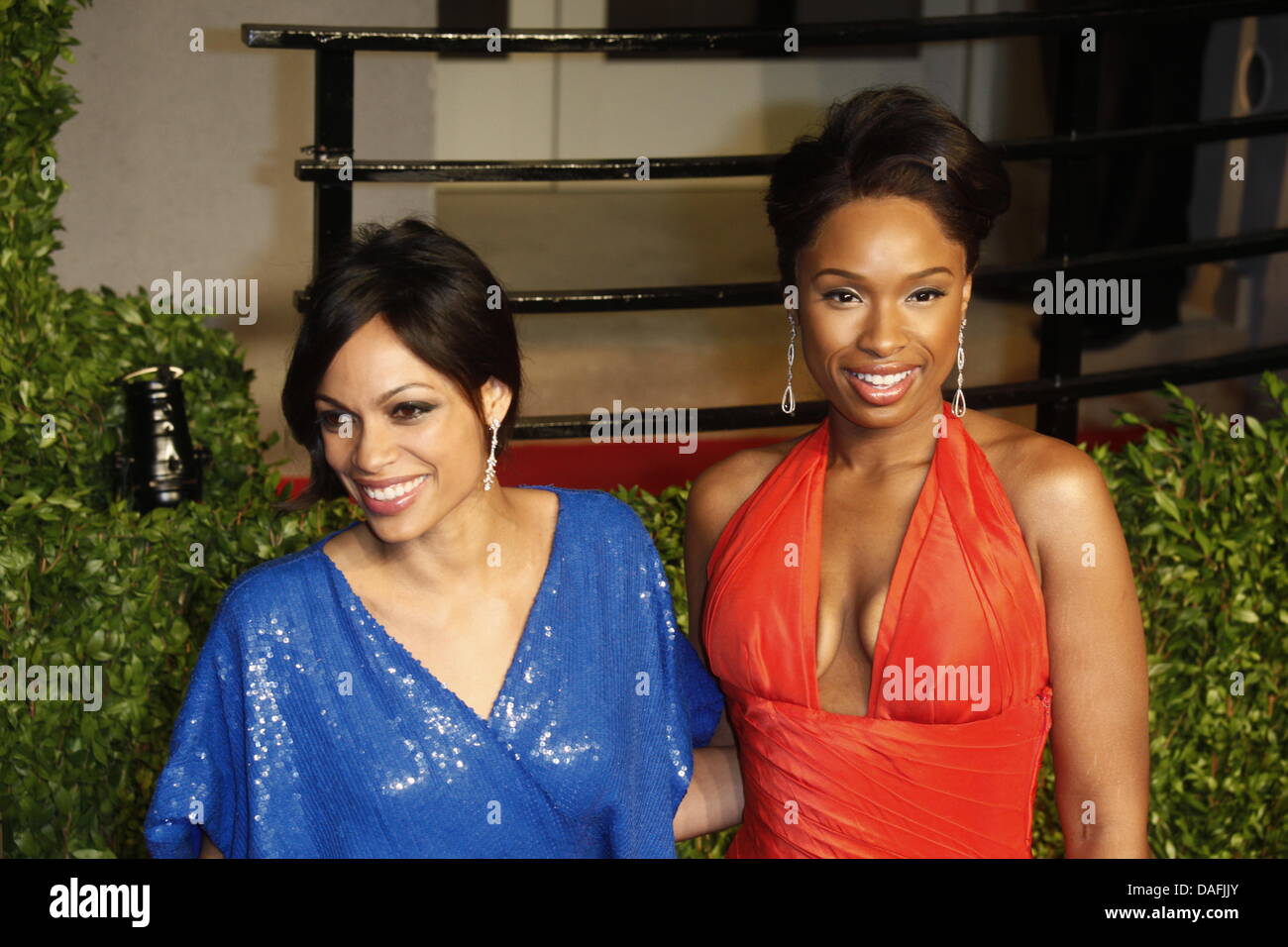 US actresses Rosario Dawson (l) and Jennifer Hudson arrive at the