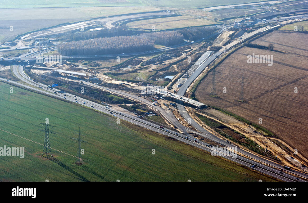 FILE - An archive picture dated 25 November 2011 shows the construction site of the motorway junction Schwanebeck at the Berliner Ring (A 10) towards the Autobahn A 11 near Bernau (Barnim), Germany. The motorway junction Schwanebeck will be extended to the motorway junction Barnim within the next two years. Photo: PATRICK PLEUL Stock Photo