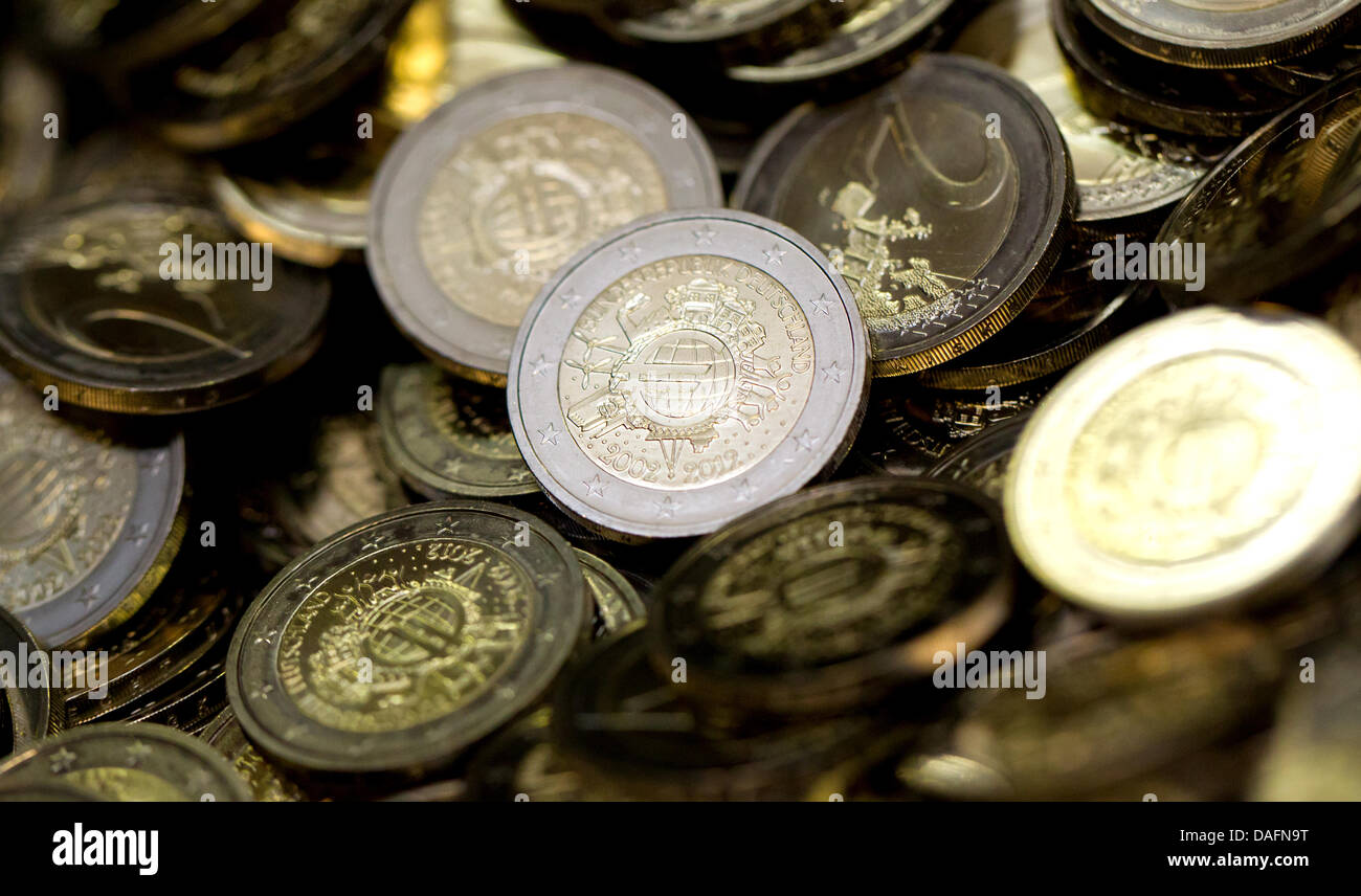 Commemorative 2eurocoins '10 Jahre Euro' ('10 years of the euro') lie in a box at the Imperial