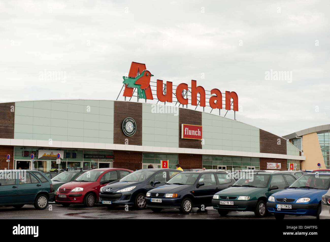 Supermarket france hi-res stock photography and images - Alamy