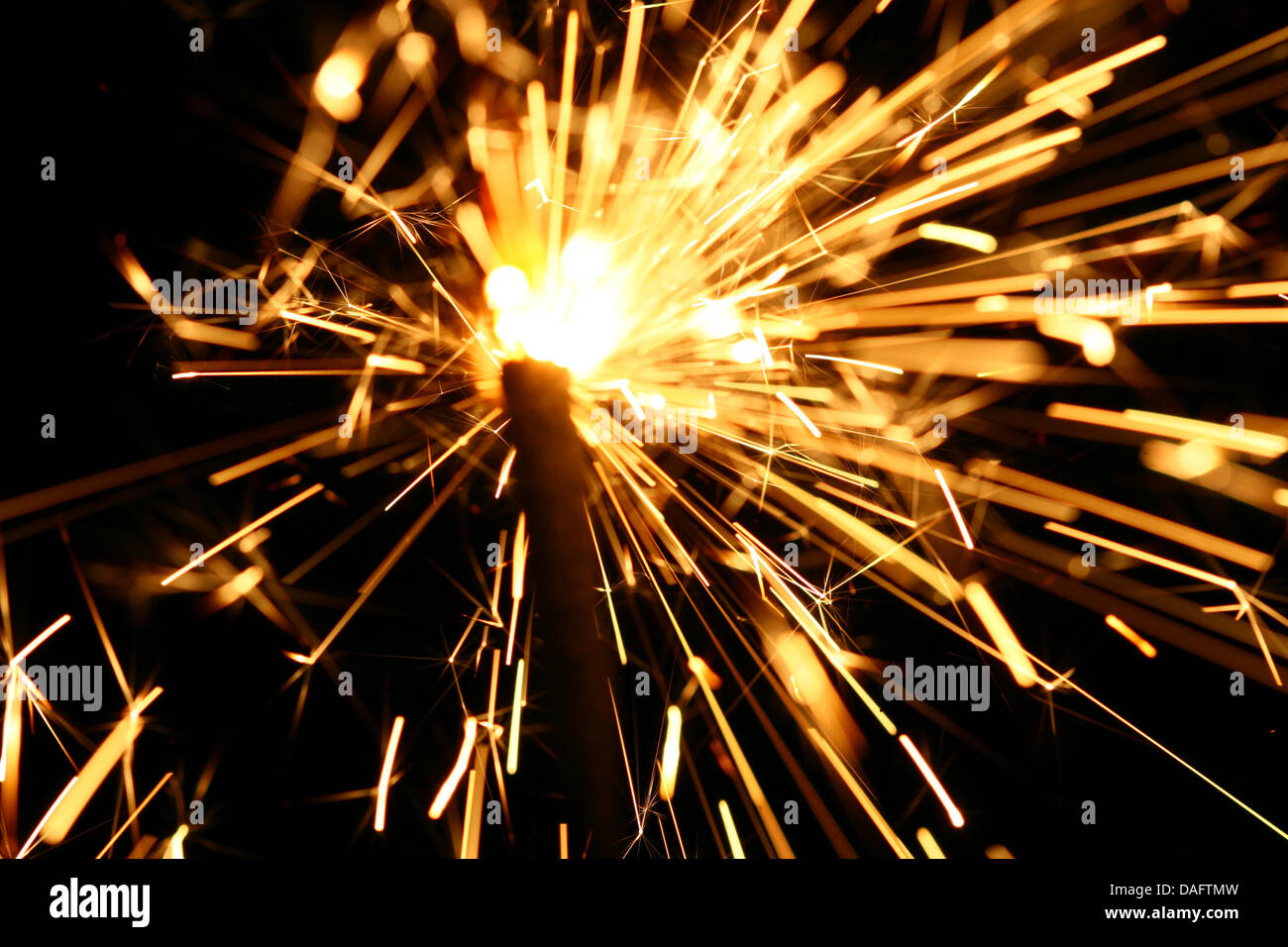 The Yellow Sparkler in Platinum main image 1