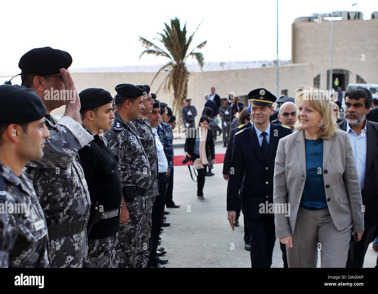 Federal state North Rhine Westfalia's Prime Minister Hannelore Kraft (R) visits Jericho, Israel, 08 March 2011. In her function as President of the German Council, Mrs Kraft is on a five-day visit to Israel and the Palestinian territories. Photo: OLIVER BERG Stock Photo