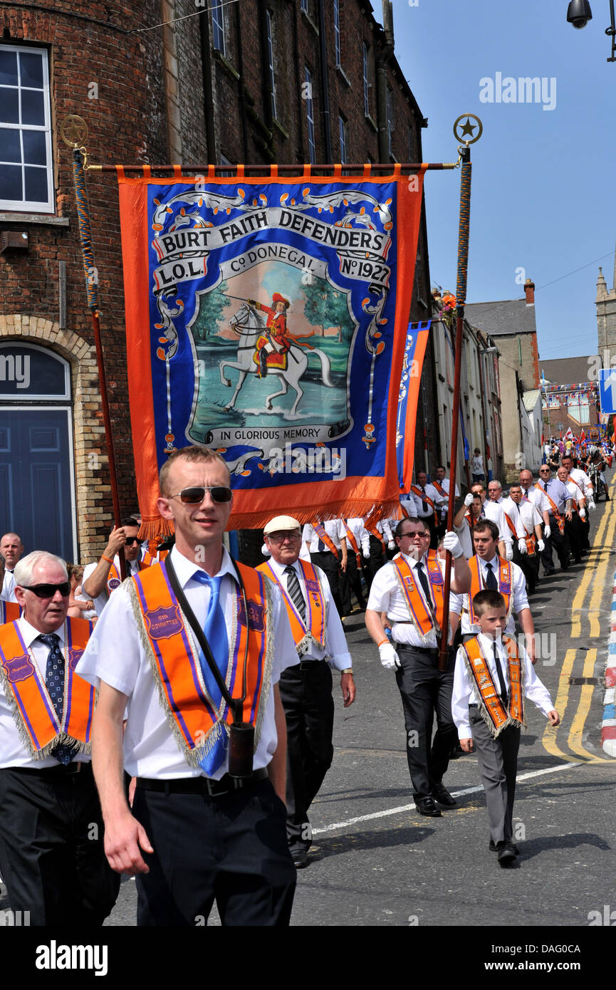 Londonderry, Northern Ireland. 12th July 2013. Upwards of 10,000 Orangemen and spectators accompanied by 40 bands take part in a parade commemorating the 323rd anniversary of the Battle of the Boyne. Photo Credit: George Sweeney / Alamy Live News Stock Photo