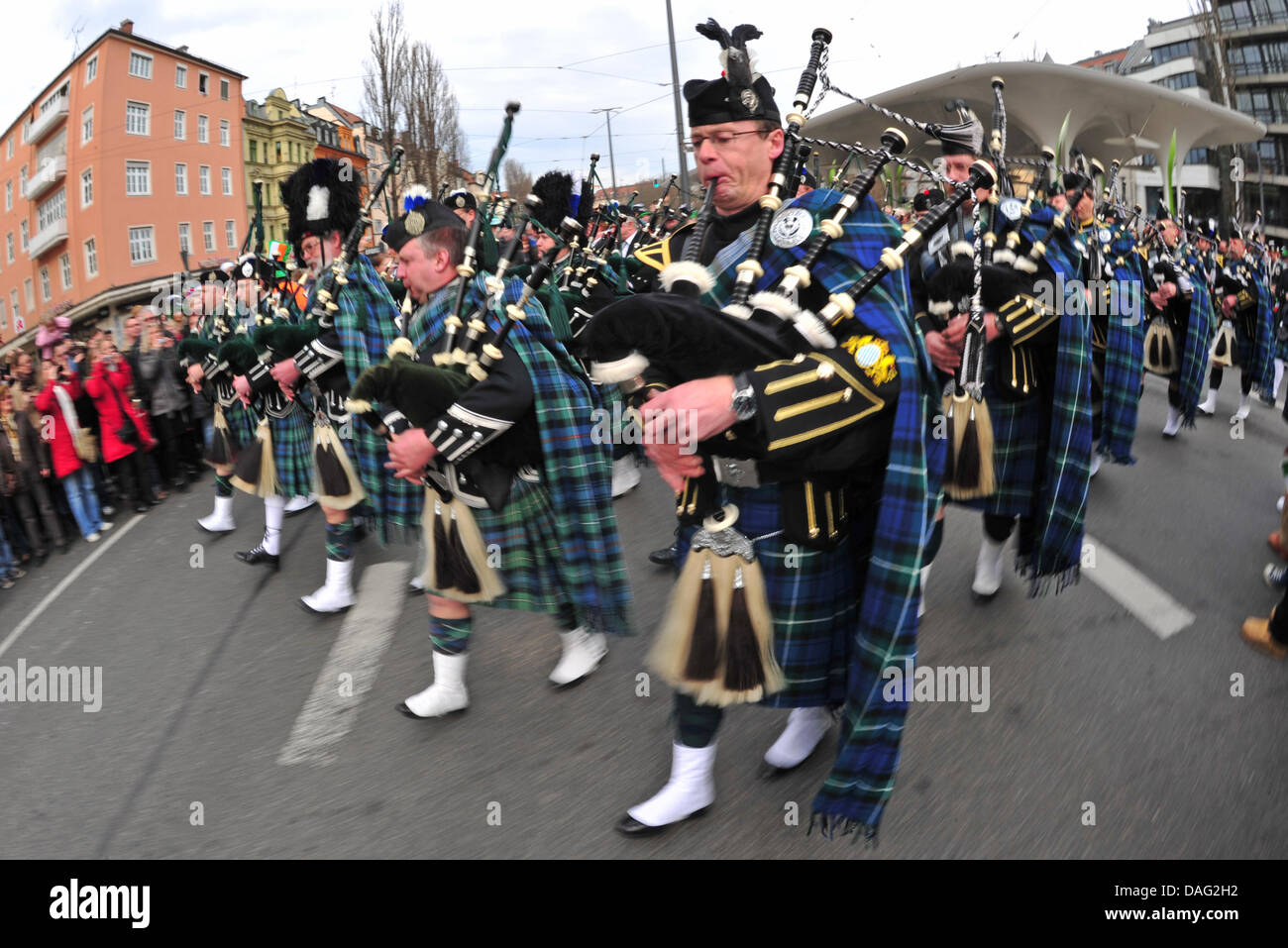 Bagpipe players parades hires stock photography and images Alamy