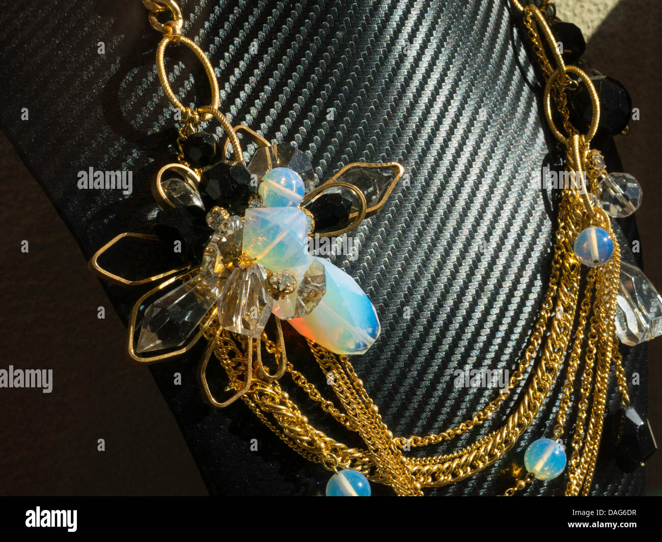 Denny's jewelry online and pawn