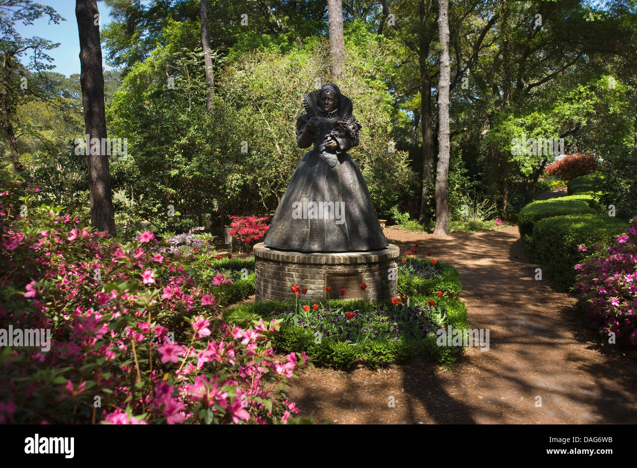 Queen Elizabeth 1 Statue Elizabethan Gardens Roanoke Island Outer