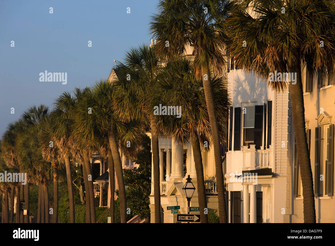 ANTEBELLUM HOMES THE BATTERY PROMENADE CHARLESTON SOUTH CAROLINA USA Stock Photo