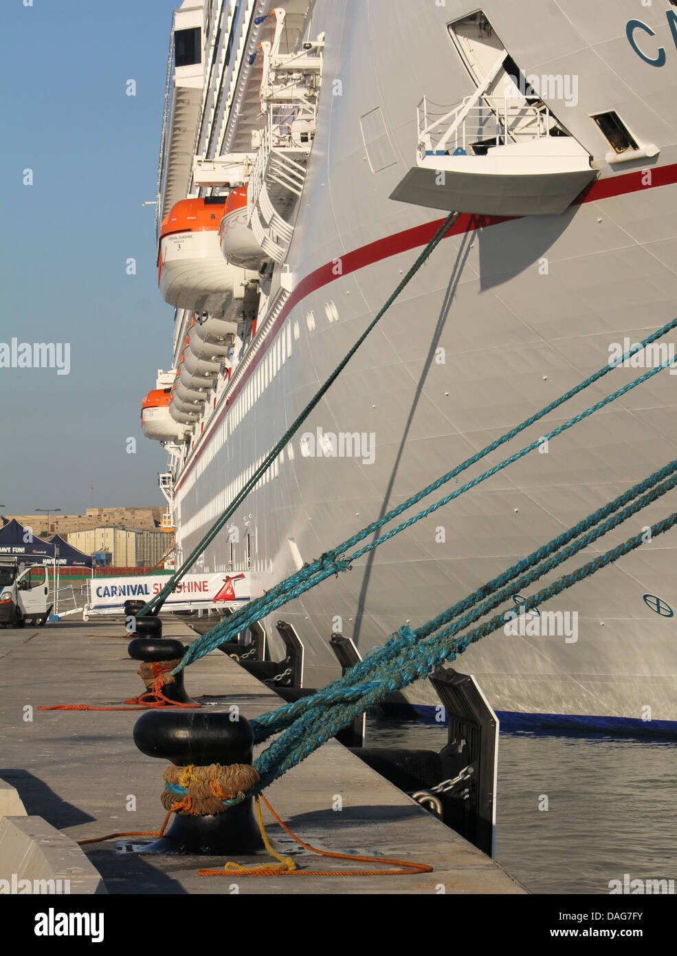 Carnival Cruises Cruise ship “Carnival Sunshine” (272 mtrs) on berth