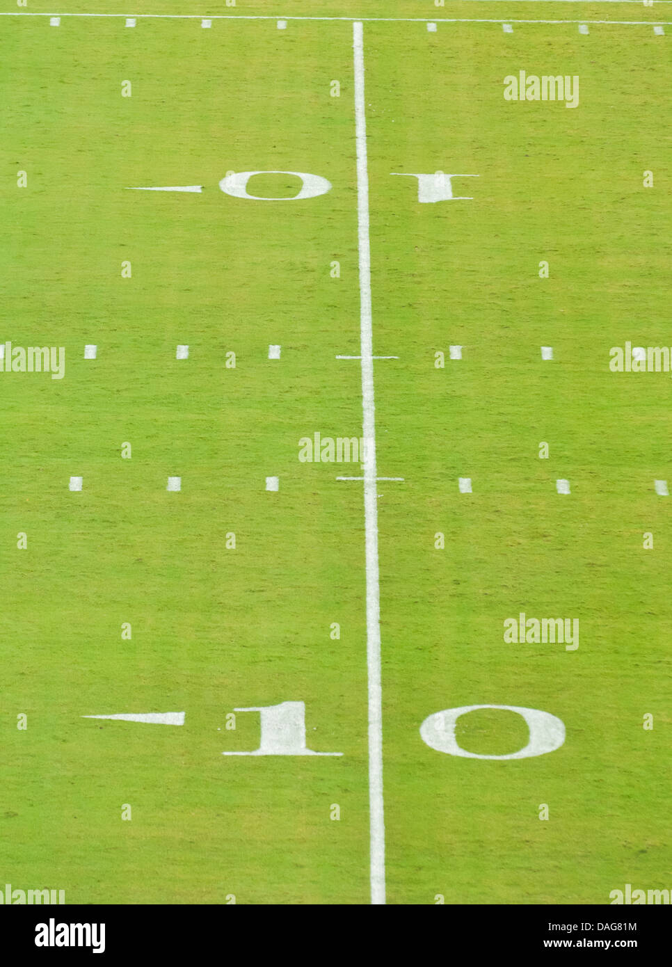 yard lines on a football field Stock Photo Alamy