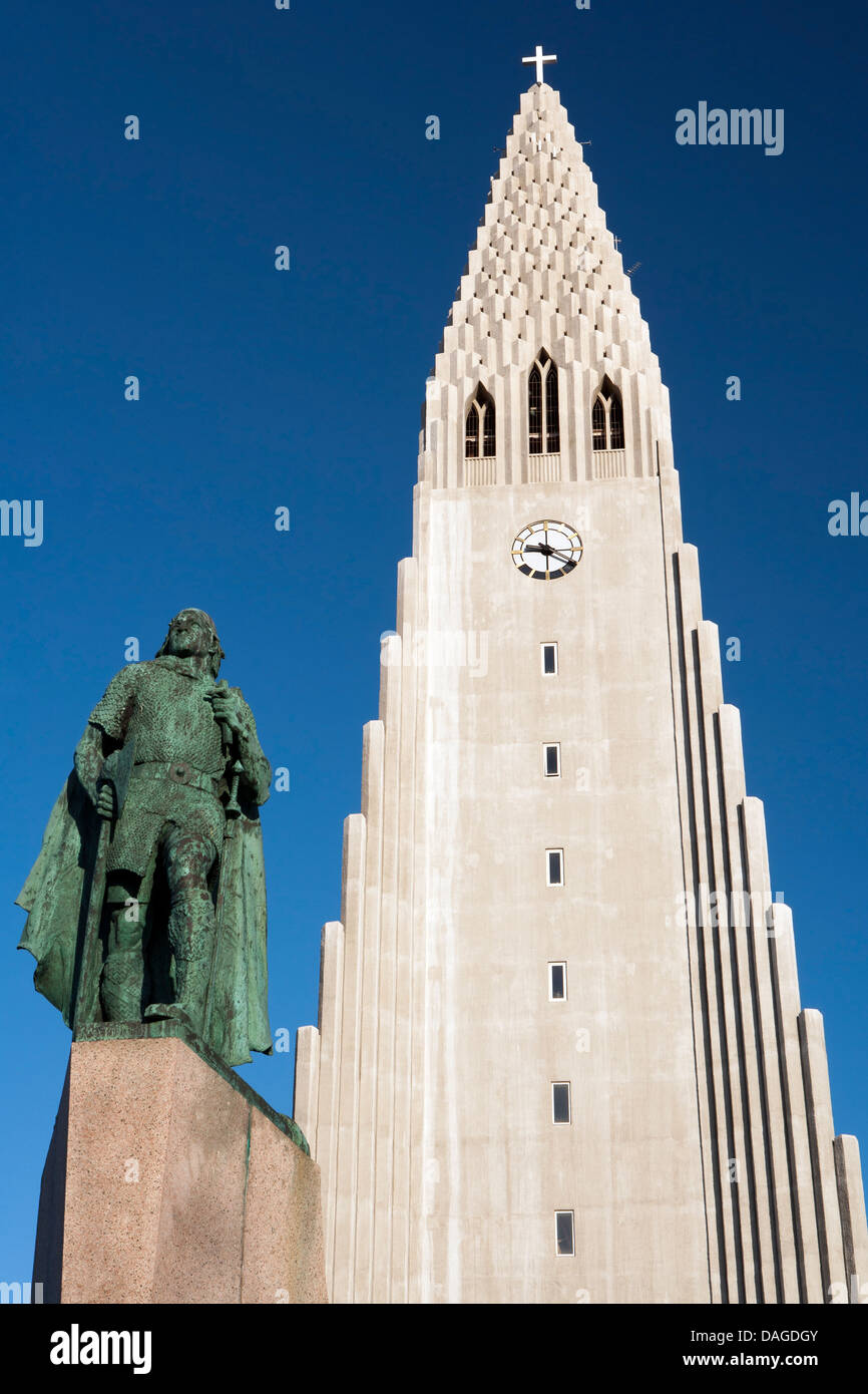 Statue of Leifur Eiriksson in front of Hallgrímskirkja Church - Reykjavik, Iceland Stock Photo