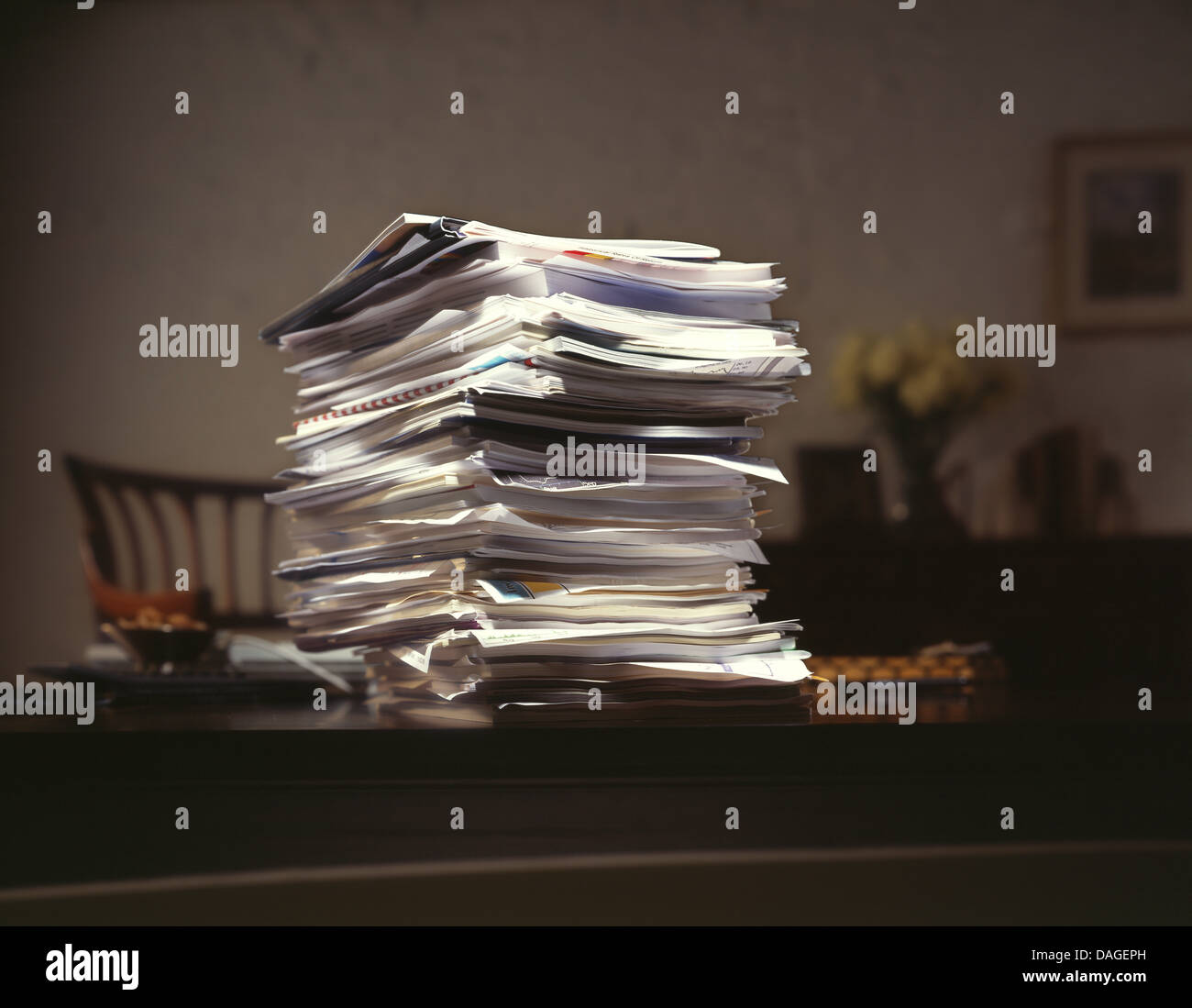Disorganized papers hi-res stock photography and images - Alamy