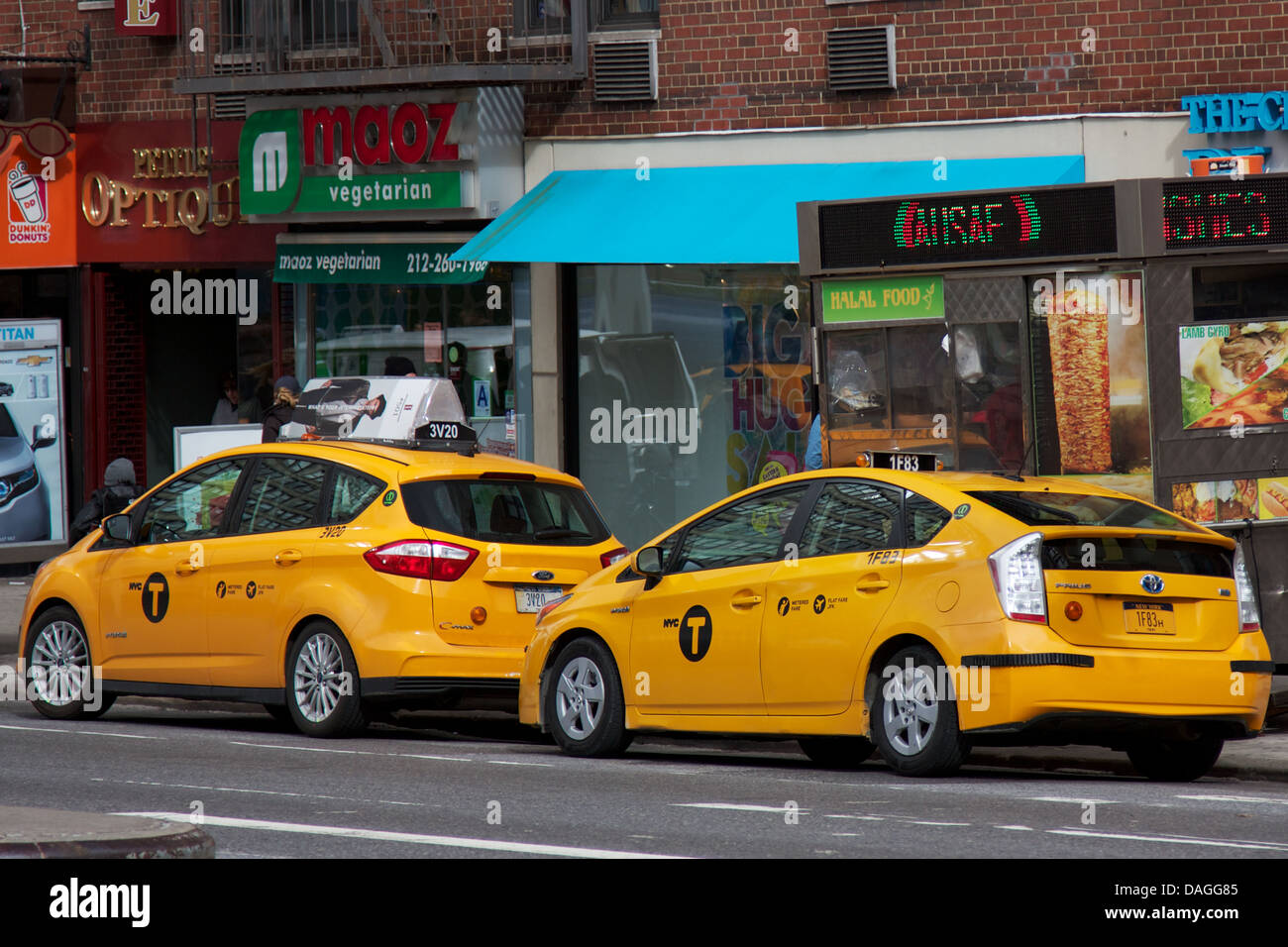 Nyc medallion taxi hires stock photography and images Alamy