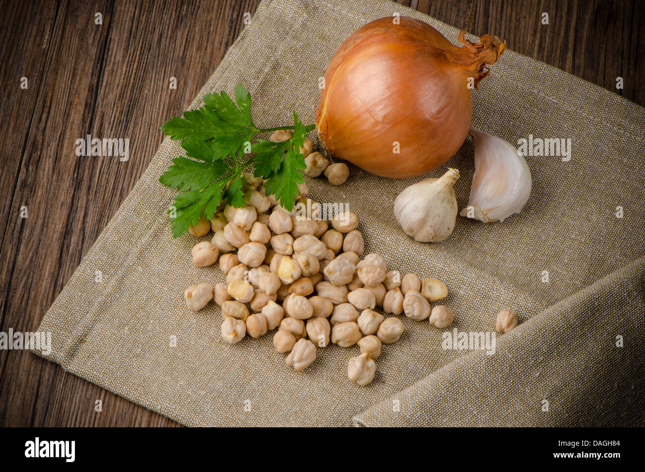 Closeup detail of Garlic and onion on a textile napkin Stock Photo - Alamy