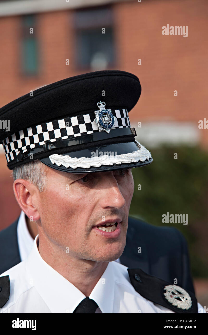 Tipton, West Midlands, UK. 12th July 2013. Mosque nail bomb.gareth cann assistant chief constable from west midlands police speaking to the media Credit:  i4images/Alamy Live News Stock Photo