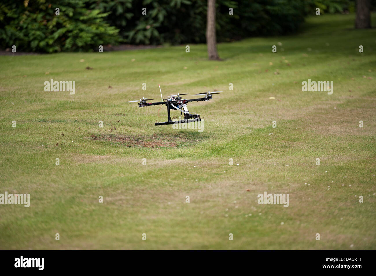 Man driving nail hires stock photography and images Alamy