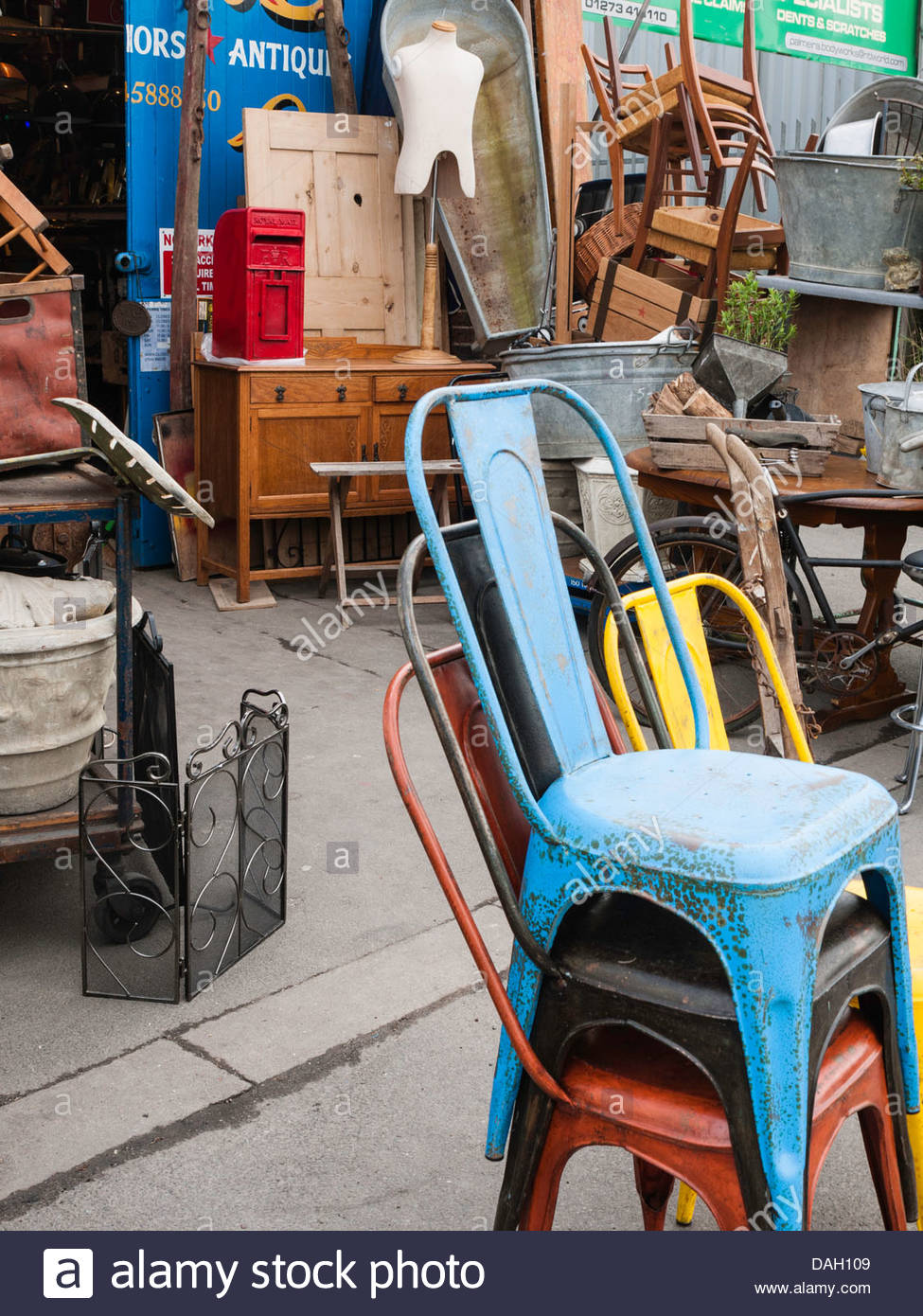 Second Hand Furniture Stock Photos & Second Hand Furniture Stock Images