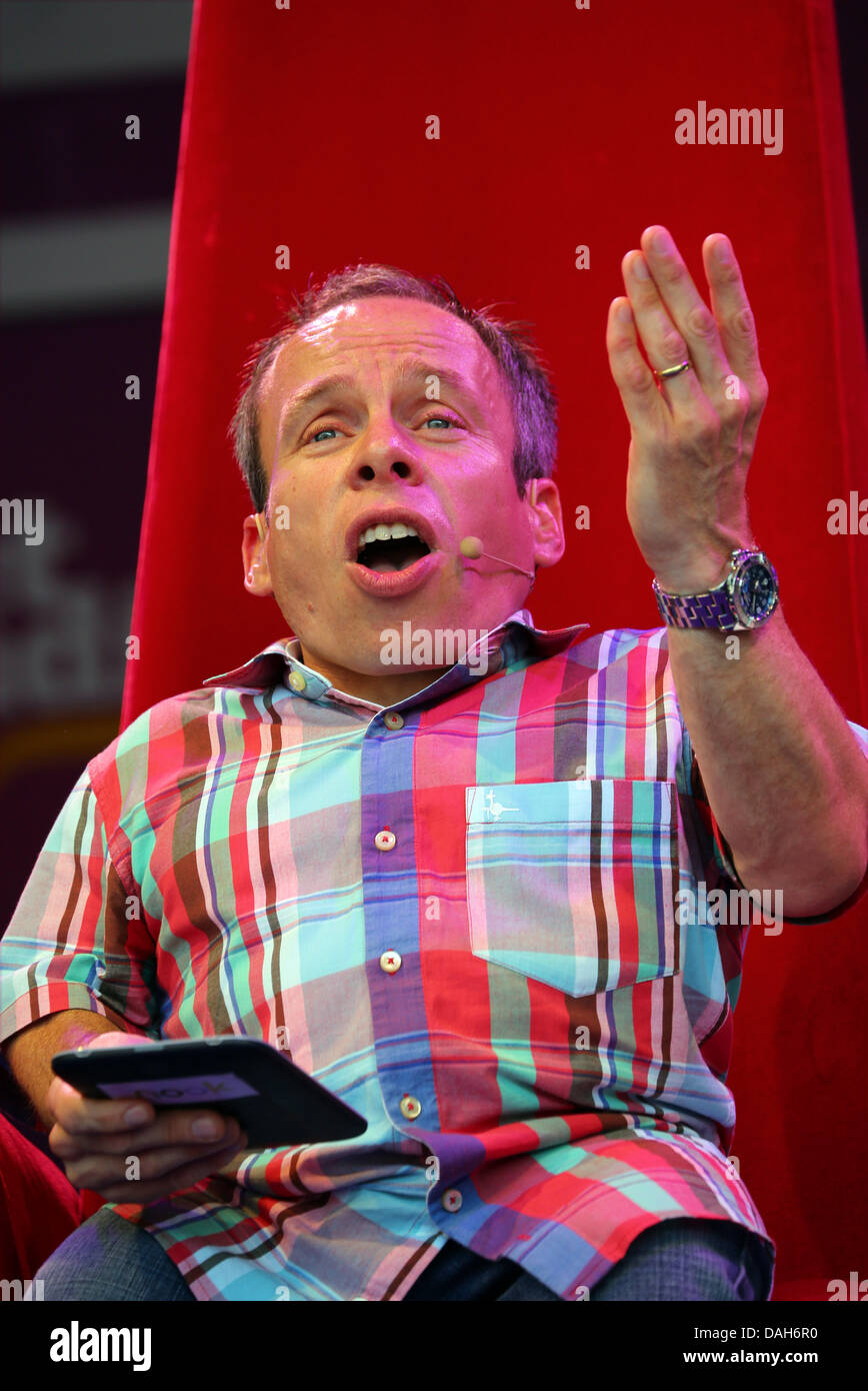 Warwick davis hi-res stock photography and images - Alamy