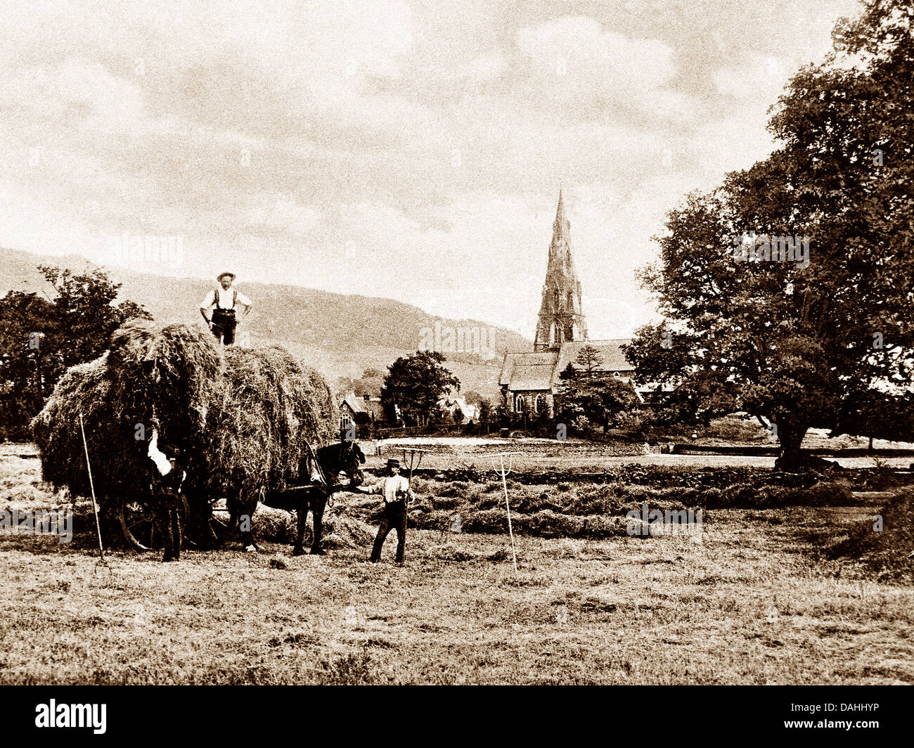 England 1900s harvesting hi-res stock photography and images - Alamy