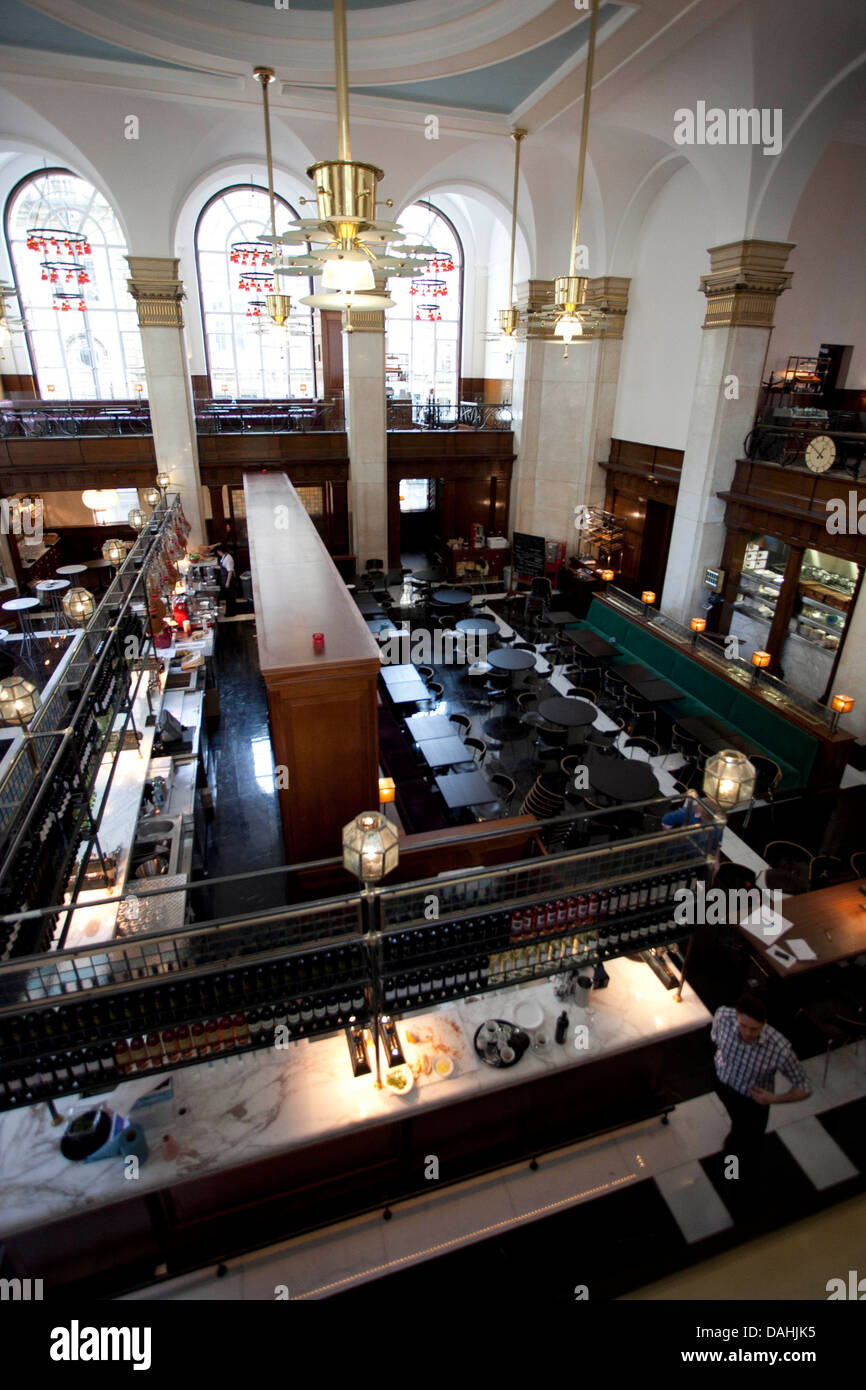 Jamie Oliver 's new restaurant Jamie's Italian on King Street