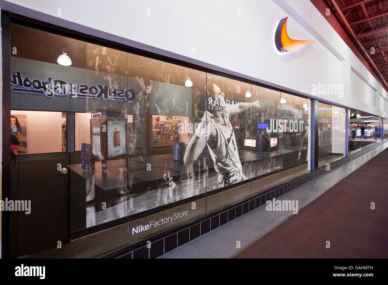 Louis Vuitton Men's at The Forum Shops at Caesars Palace® - A Shopping  Center in Las Vegas, NV - A Simon Property