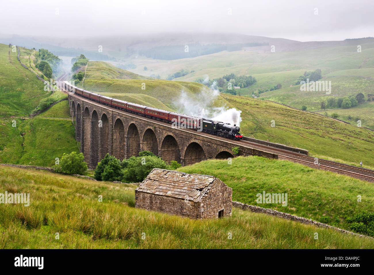 The Fellsman steam train excursion crosses Artengill viaduct, Dentdale, Settle to Carlisle railway, Yorkshire Dales National Park, UK Stock Photo