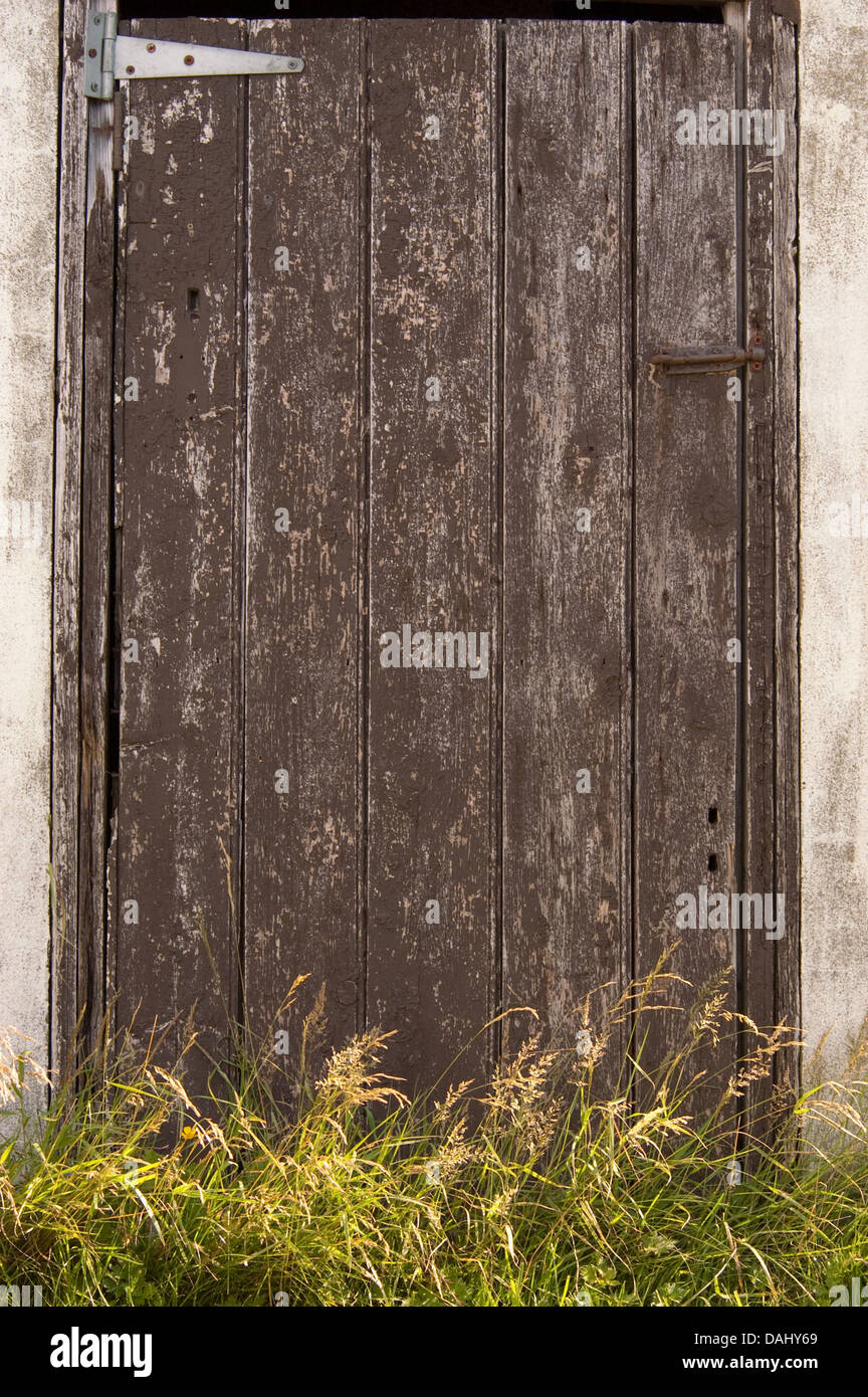 wooden shed door Stock Photo - Alamy