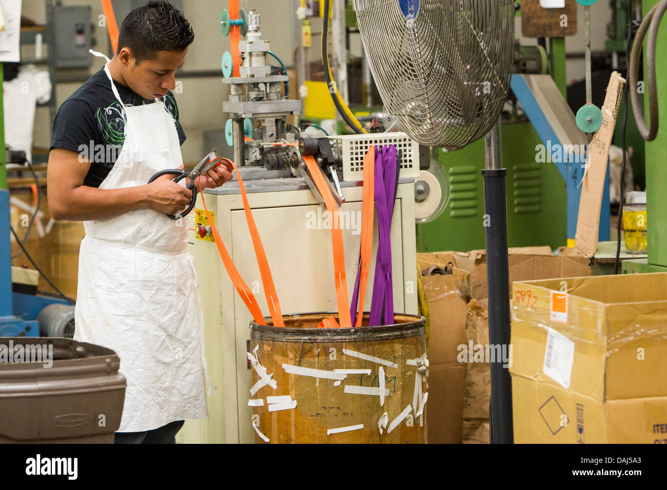 The UCAN zipper factory in downtown Los Angeles Stock Photo Alamy