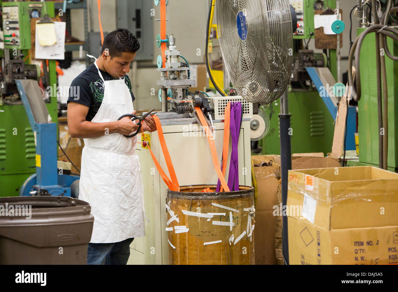 The UCAN zipper factory in downtown Los Angeles Stock Photo Alamy
