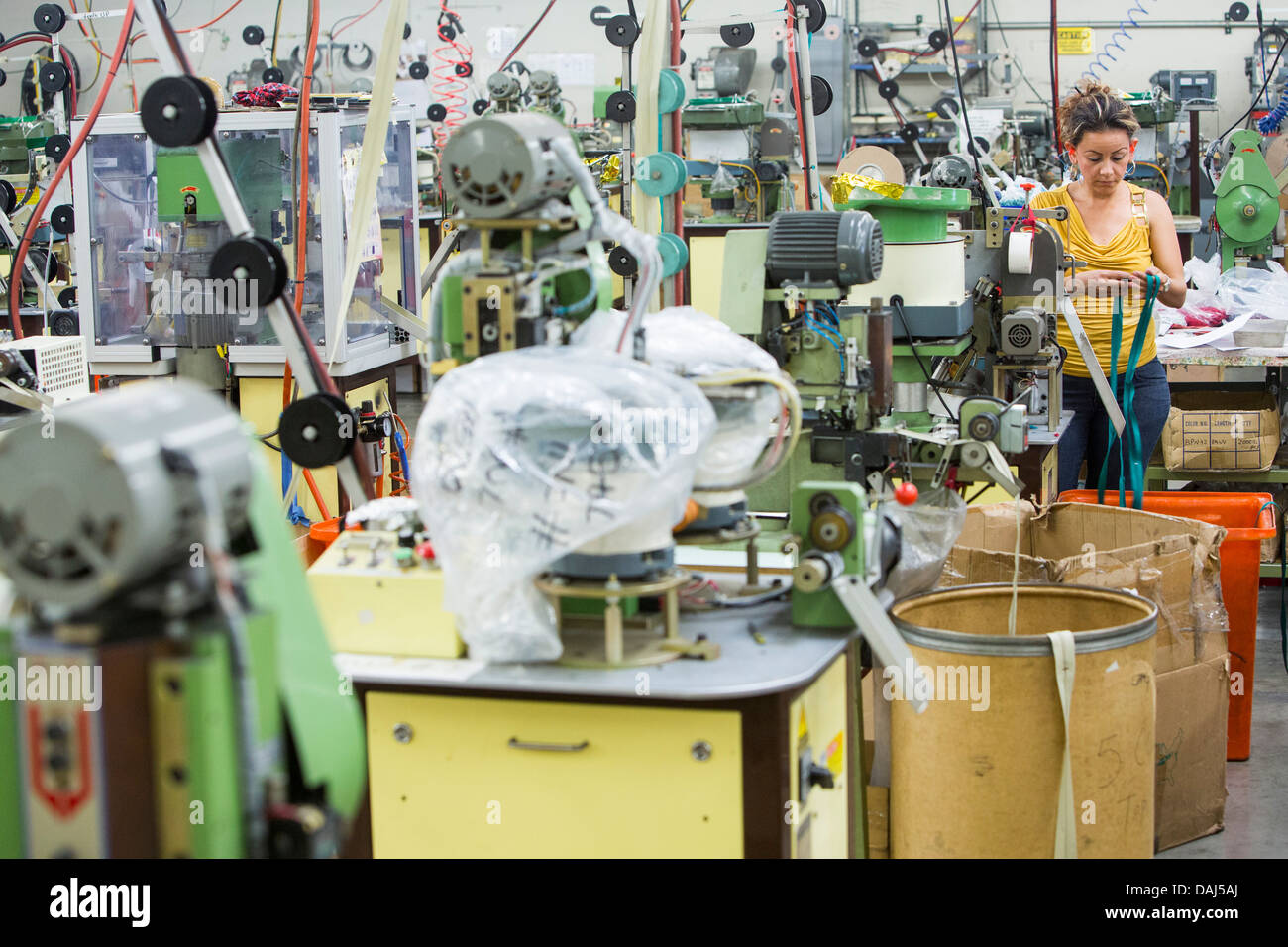 The UCAN zipper factory in downtown Los Angeles Stock Photo Alamy