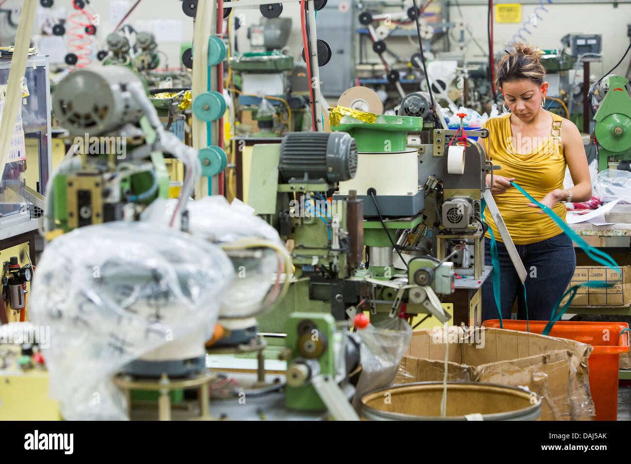 The UCAN zipper factory in downtown Los Angeles Stock Photo Alamy