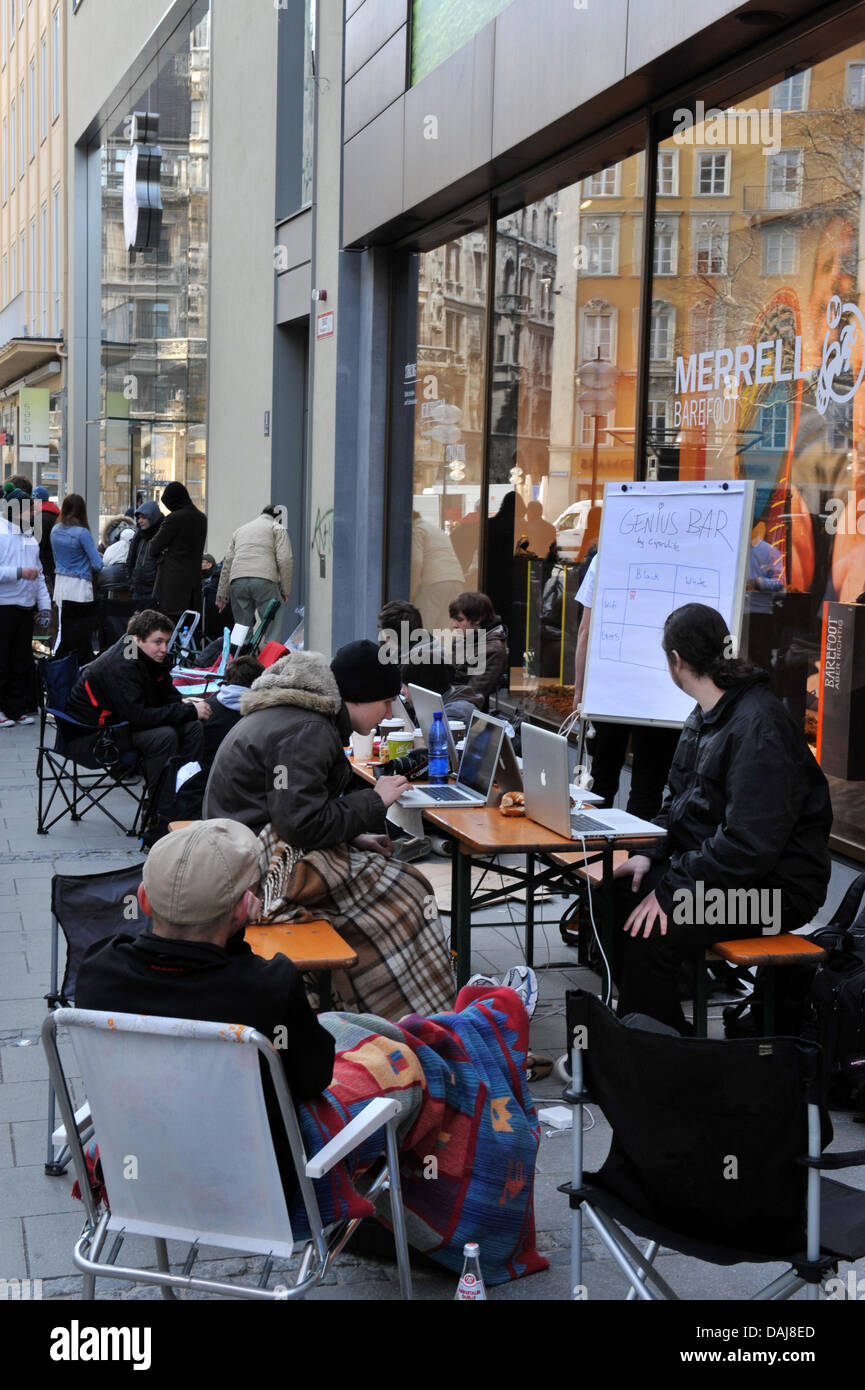 Second generation computer hires stock photography and images Alamy