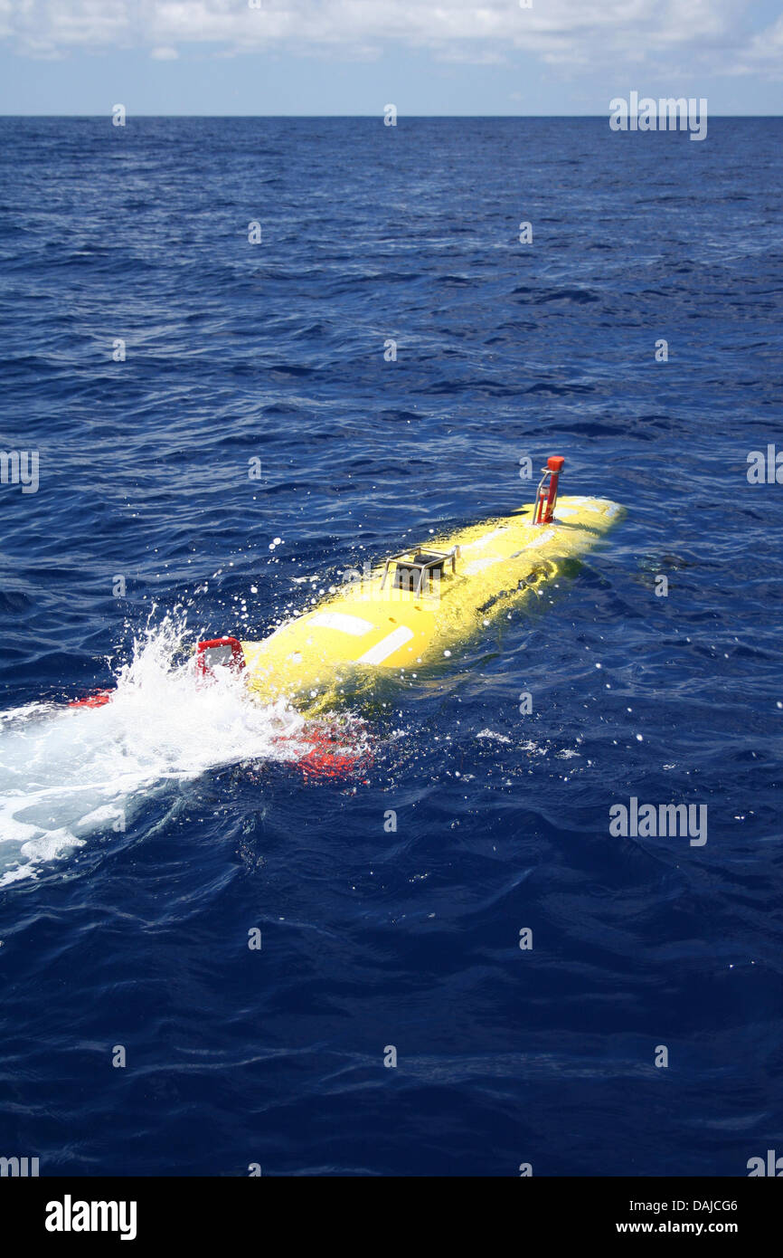 (FILE) A file handout picture by Leibniz Institute of Marine Sciences (IFM) of the Kiel University, dated 01 November 2009, shows autonomous submarine vehicle (AUV) ABYSS during expedition P403 off the coast of the Azores. The AUV ABYSS can dive as deep as 6,000 metres for up to 24 hours and dsistinguish artificial from organic matter. It is seeing use in the search for the the wre Stock Photo