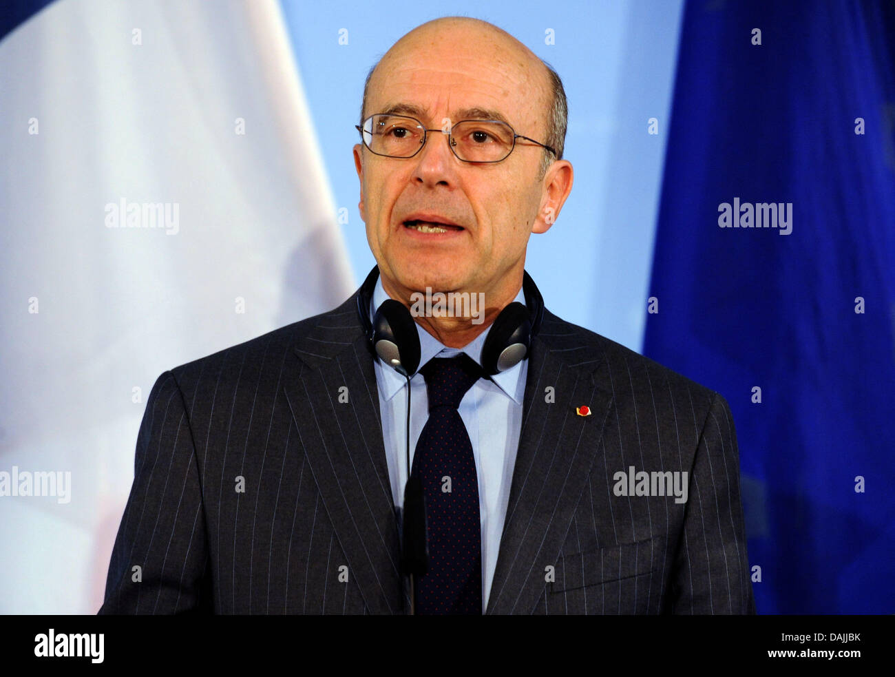 French Foreign Minister Alain Juppe speaks at a press conference in Berlin, Germany, 14 April 2011. NATO Foreign Ministers meet in Berlin to discuss Libya, Afghanistan and missile defence. Photo: MAURIZIO GAMBARINI Stock Photo