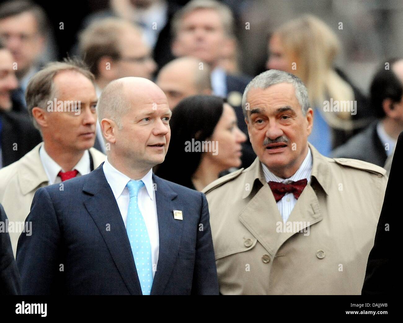 Great Britain's Foreign Minister William Hague (L) and Czech Foreign Minister Karel Schwarzenberg walk to the group photo at the Brandeburg Gate in Berlin, Germany, 14 April 2011. The foreign ministers have met for a conference of the NATO Foreign Ministers and non-NATO ISAF troop providers at the Foreign Ministry in Berlin, Germany, 14 April 2011. NATO Foreign Ministers meet in Be Stock Photo