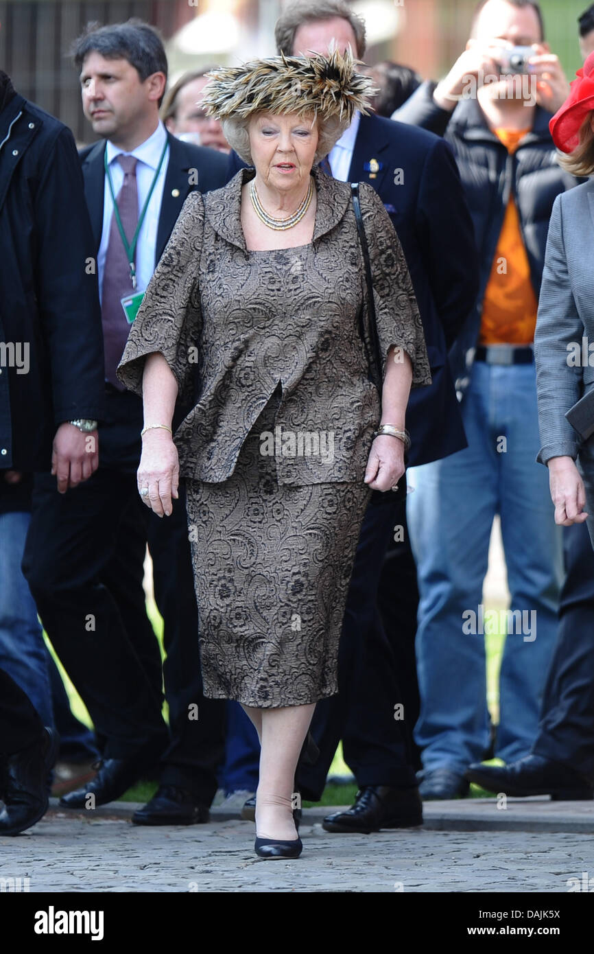 Queen Beatrix of the Netherlands visits the pit 'Zollverein' in Essen, Germany, 15 April 2011. The Royal Family ends its four-day-visit to Germany. Photo: Revierfoto Stock Photo