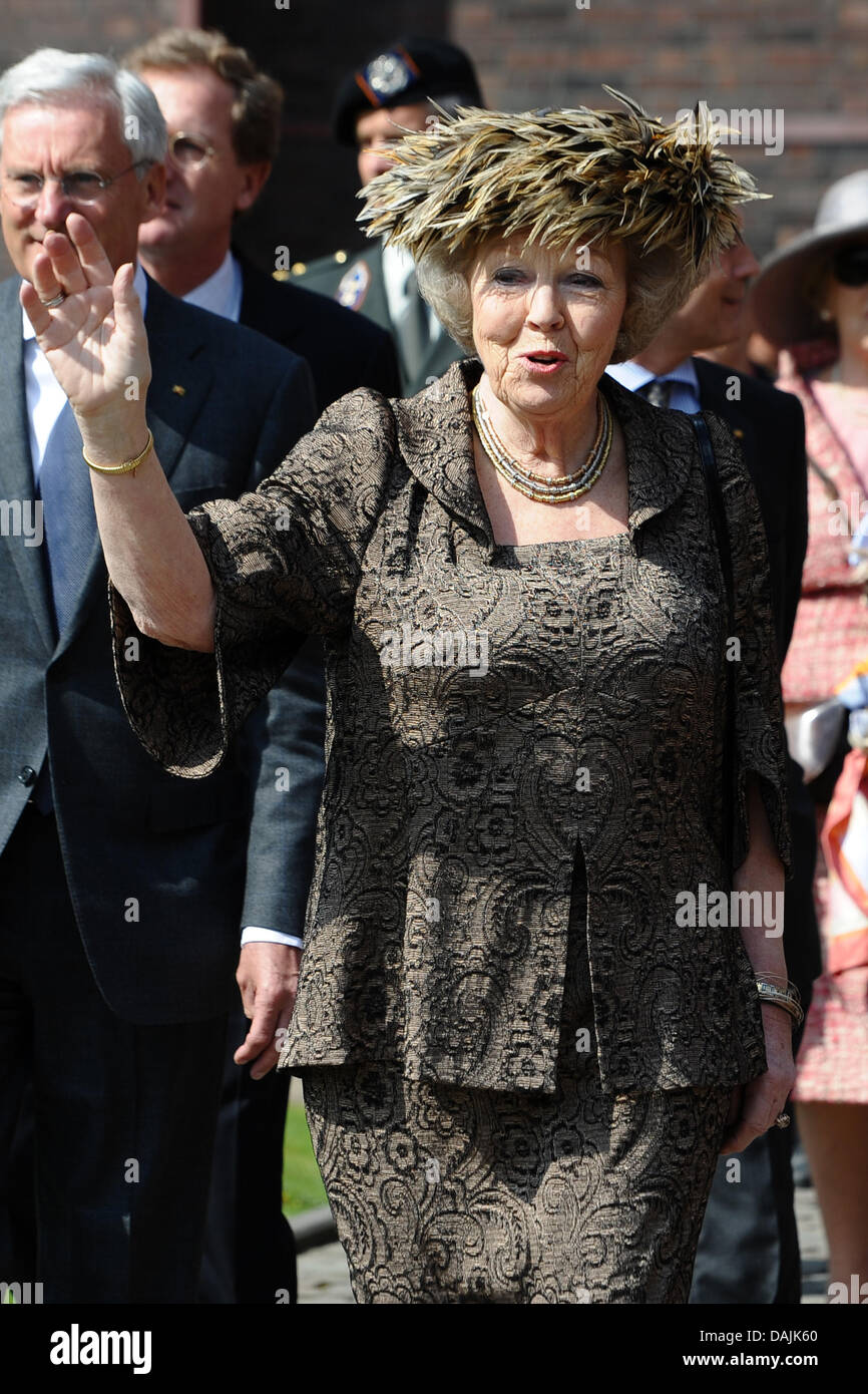 Queen Beatrix of the Netherlands visits the pit 'Zollverein' in Essen, Germany, 15 April 2011. The Royal Family ends its four-day-visit to Germany. Photo: Revierfoto Stock Photo