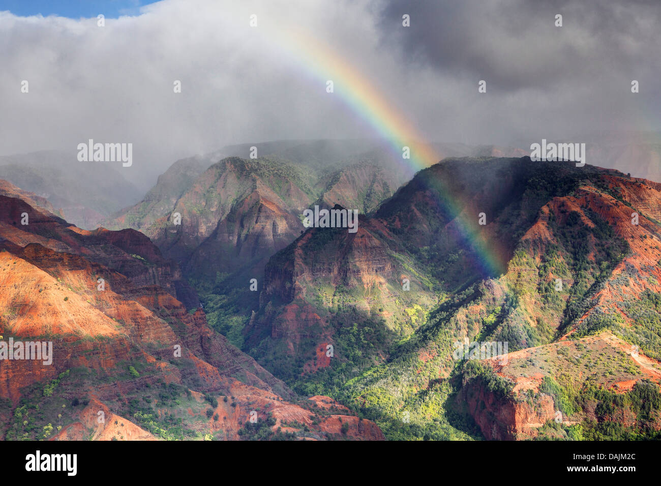 Rainbow over kauai hawaii hi-res stock photography and images - Alamy