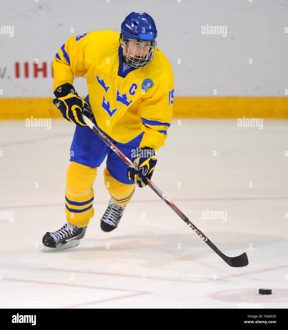 Sweden's Oscar Klefbom is pictured during the IIHF U18 World Ice Hockey Championships in Dresden, Germany, 19 April 2011. Photo: Thomas Eisenhuth Stock Photo