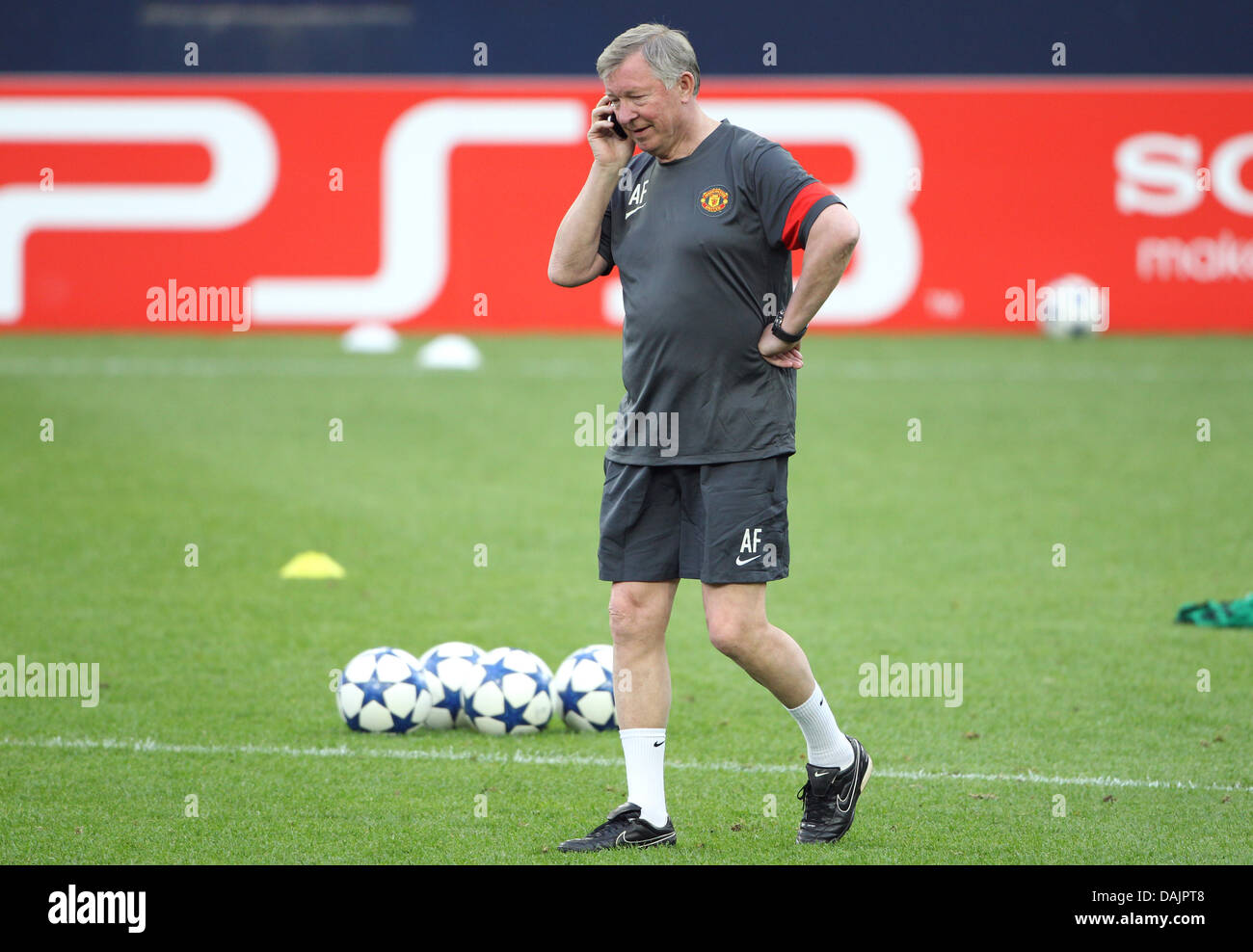 Sir Alex Ferguson Coach Of Manchester United Speaks On The Phone Stock Photo Alamy