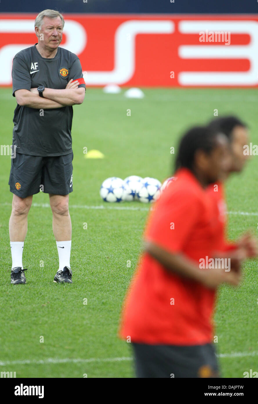 Sir Alex Ferguson Coach Of Manchester United Attends A Training Stock Photo Alamy