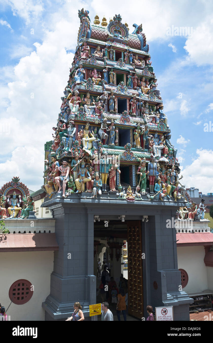 dh Sri Mariamman Temple CHINATOWN SINGAPORE Hindu temple Gopuram monumental tower hindu temples entrance gopura Stock Photo