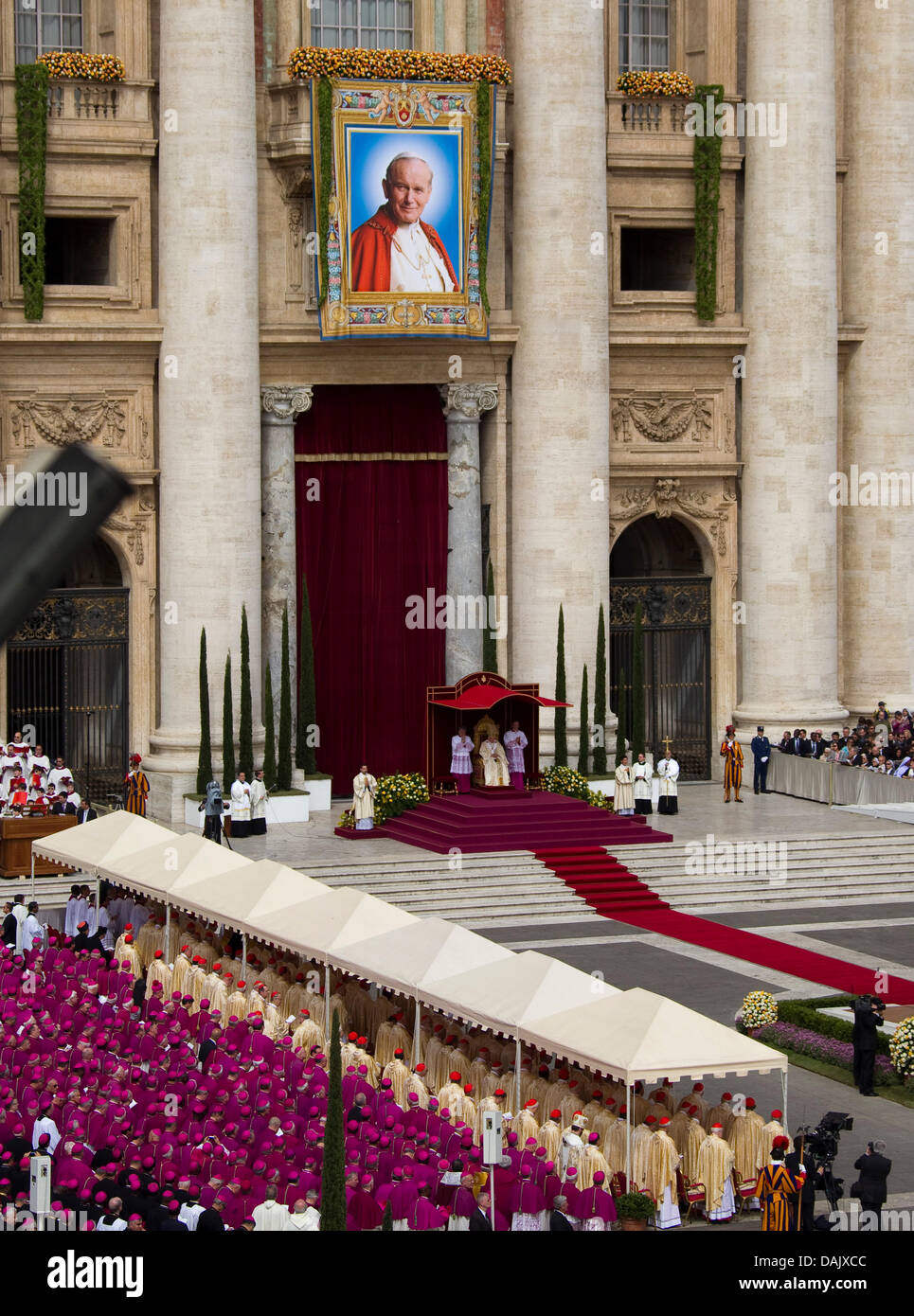 Pope Benedikt XVI speaks at the beatification of Pope Johannes Paul II ...