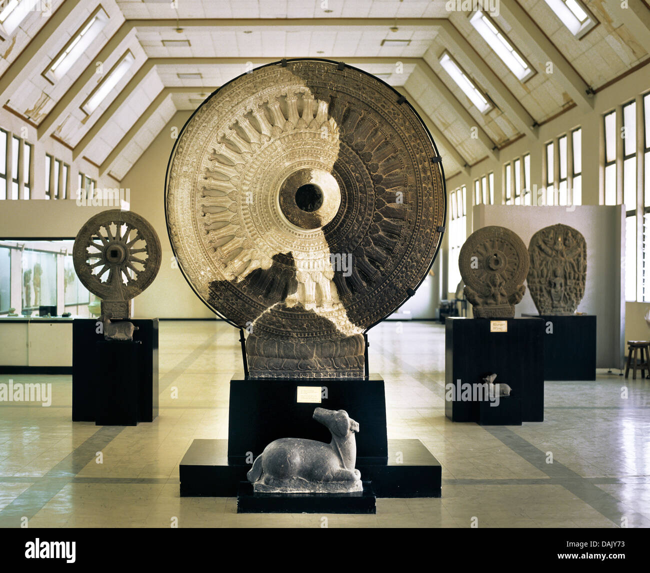 wheel-of-law-bangkok-national-museum-DAJY73.jpg
