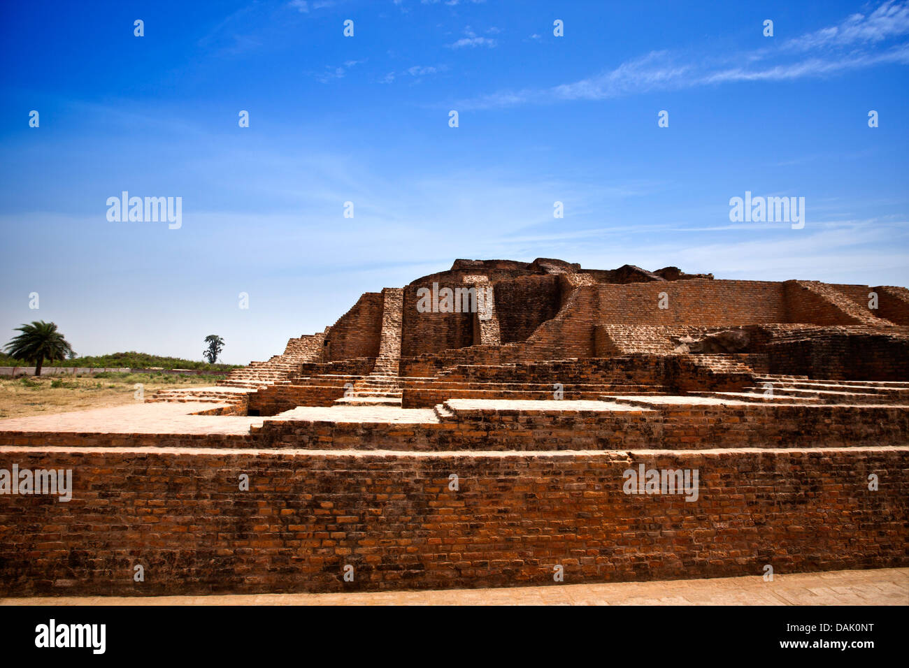 Ruins of a cave at an archaeological site, Angulimal Gufa (Pakki Kuti), Shravasti, Uttar Pradesh, India Stock Photo